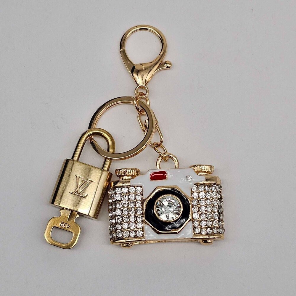 LV Gold Padlock & Key 🔒 Authentic Louis Vuitton Bag Unbranded Camera Charm - Picture 4 of 8